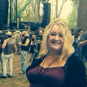 Meet your Posher, Dina